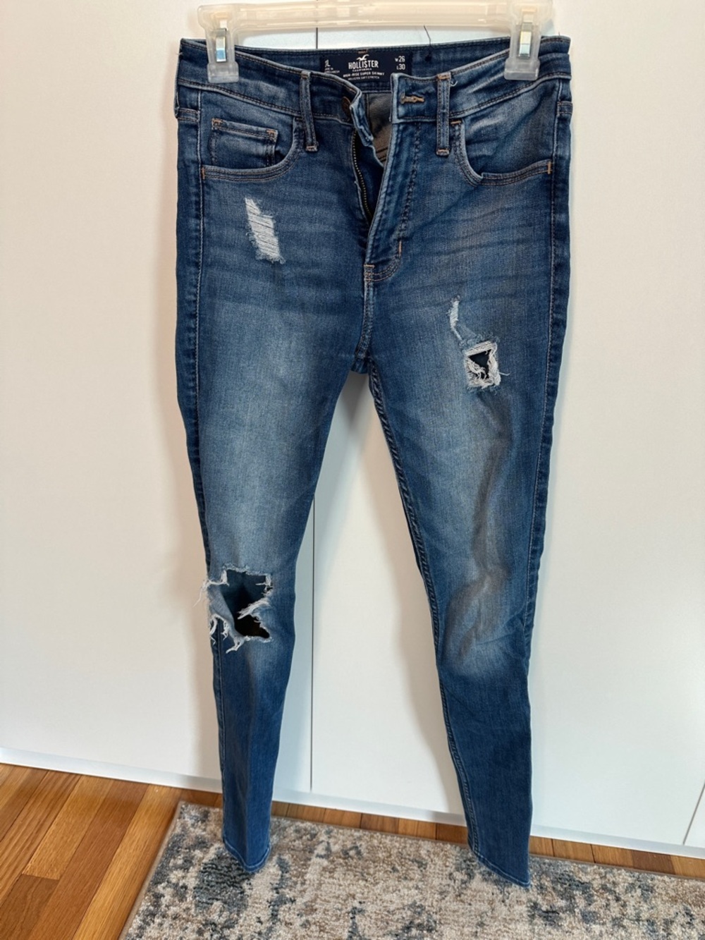 Hollister Women's Dark Blue Distressed Skinny Jeans